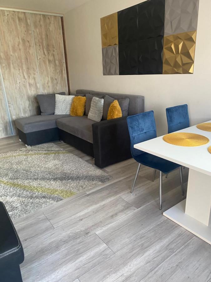 Gabrielle Apartman Hajdúszoboszló Exteriör bild