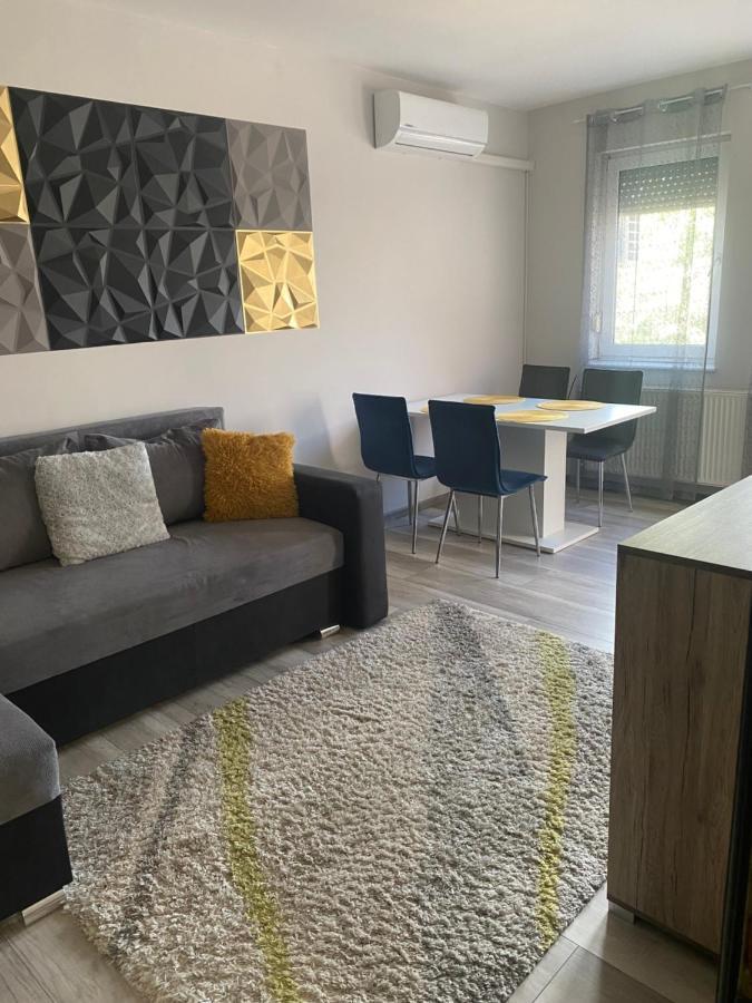 Gabrielle Apartman Hajdúszoboszló Exteriör bild