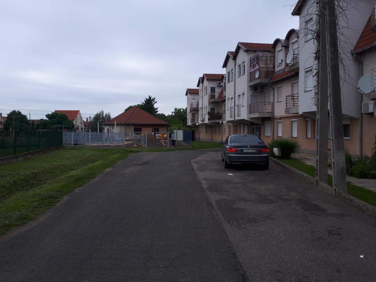 Gabrielle Apartman Hajdúszoboszló Exteriör bild