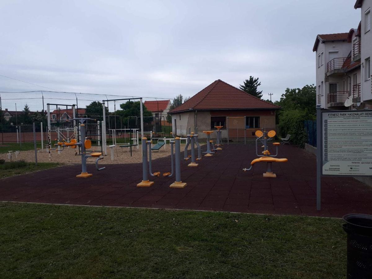 Gabrielle Apartman Hajdúszoboszló Exteriör bild